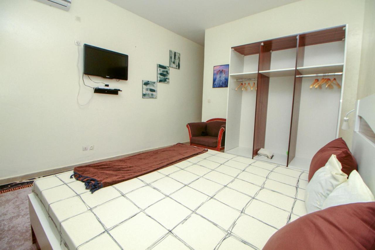 "La Coquille", Joli Loft, Moderne, Propre, Sur Et Calme Au Coeur De Saly Apartment Ngoại thất bức ảnh