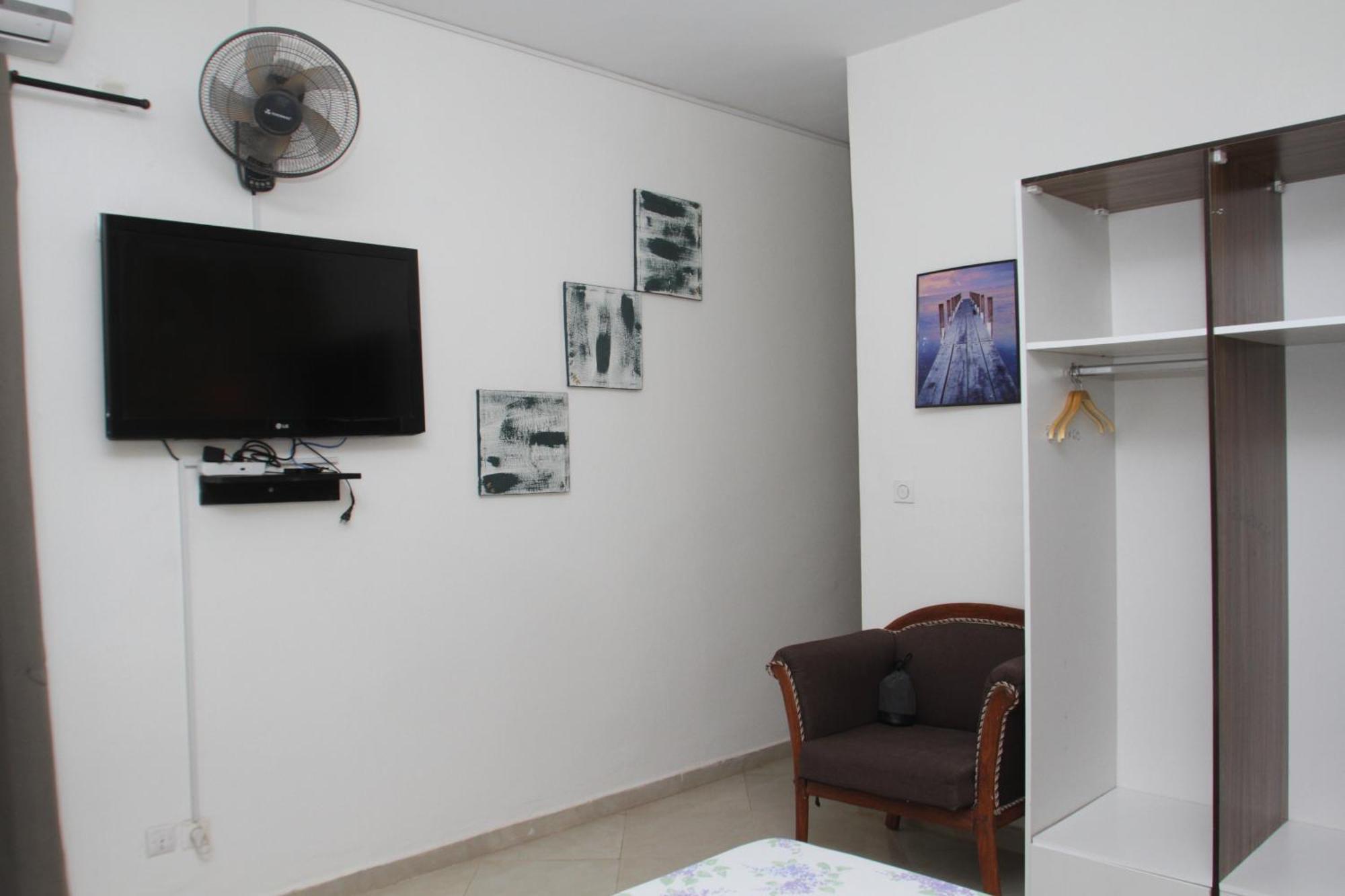 "La Coquille", Joli Loft, Moderne, Propre, Sur Et Calme Au Coeur De Saly Apartment Ngoại thất bức ảnh